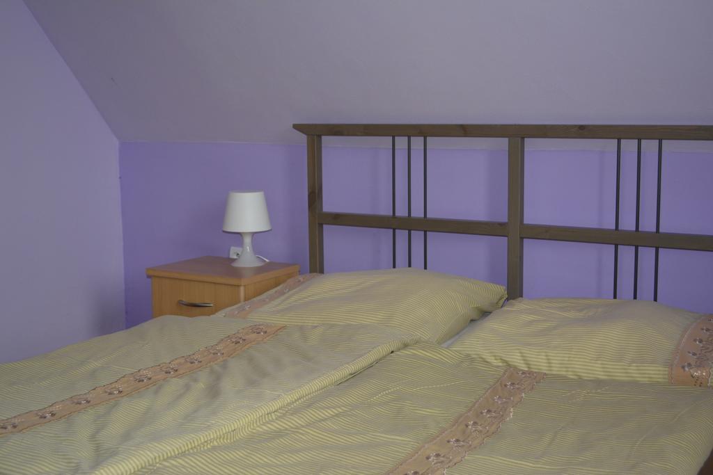 Petunia-Dom S Dvoma Spalnami Bešeňová 部屋 写真